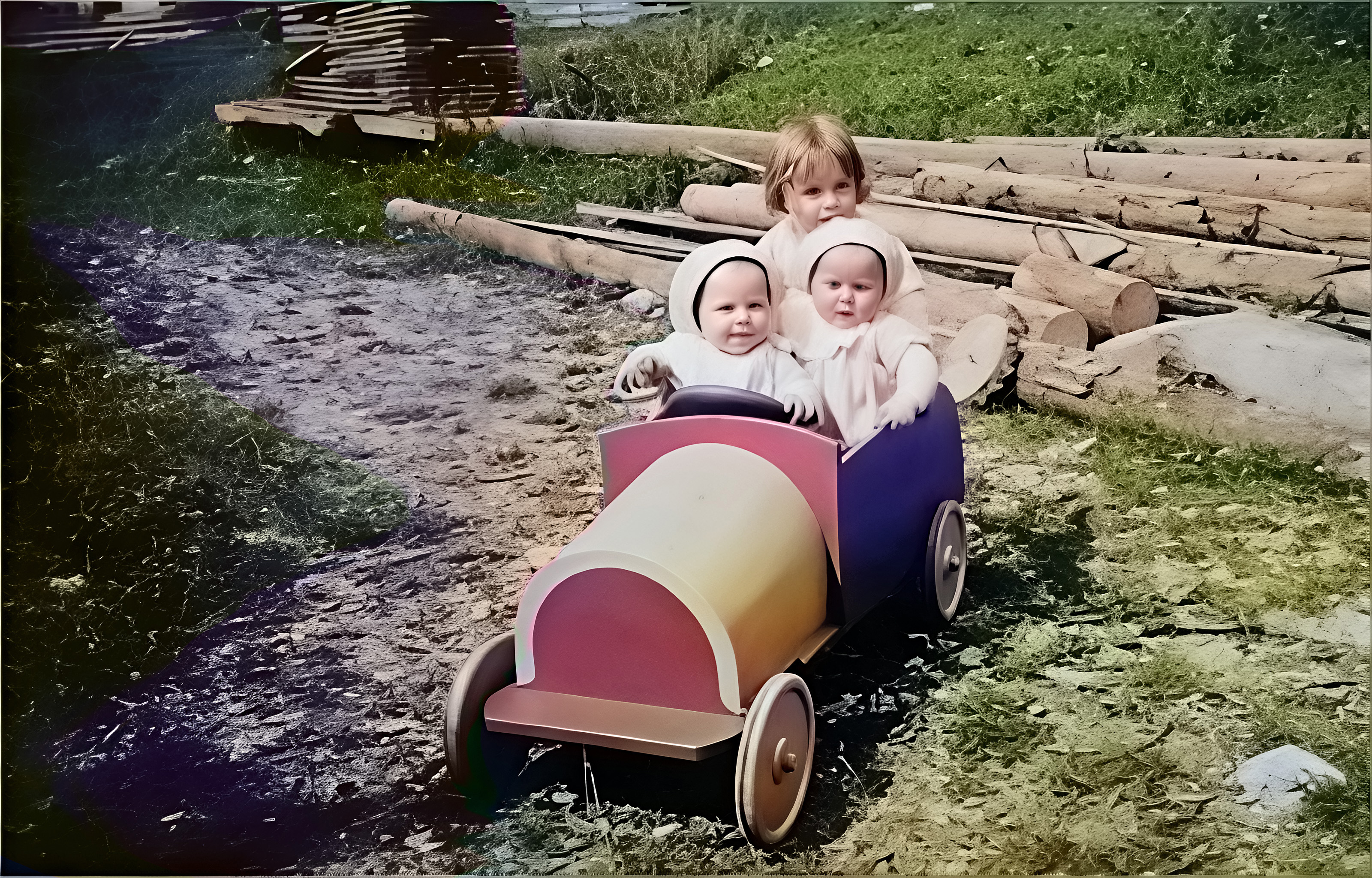 Jean-Jean_en_voiture_a_pedales_colorisee